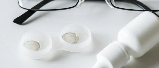 Ways To Clean Contact Lenses Without Solution