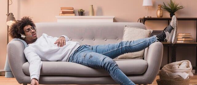 can you take a nap with contacts in